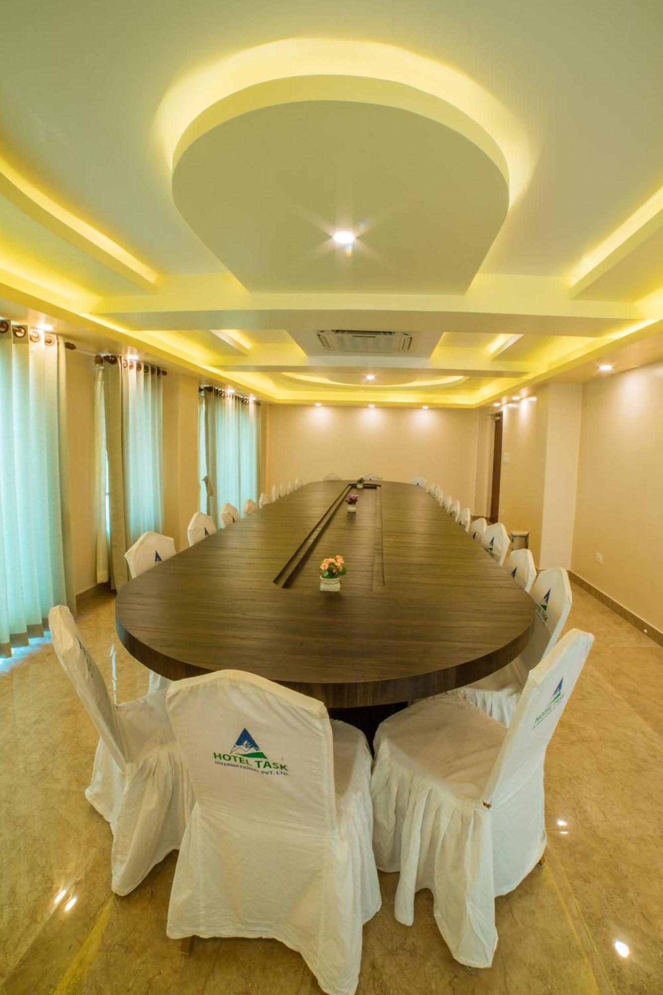 Hotel Task International Pokhara Exterior photo