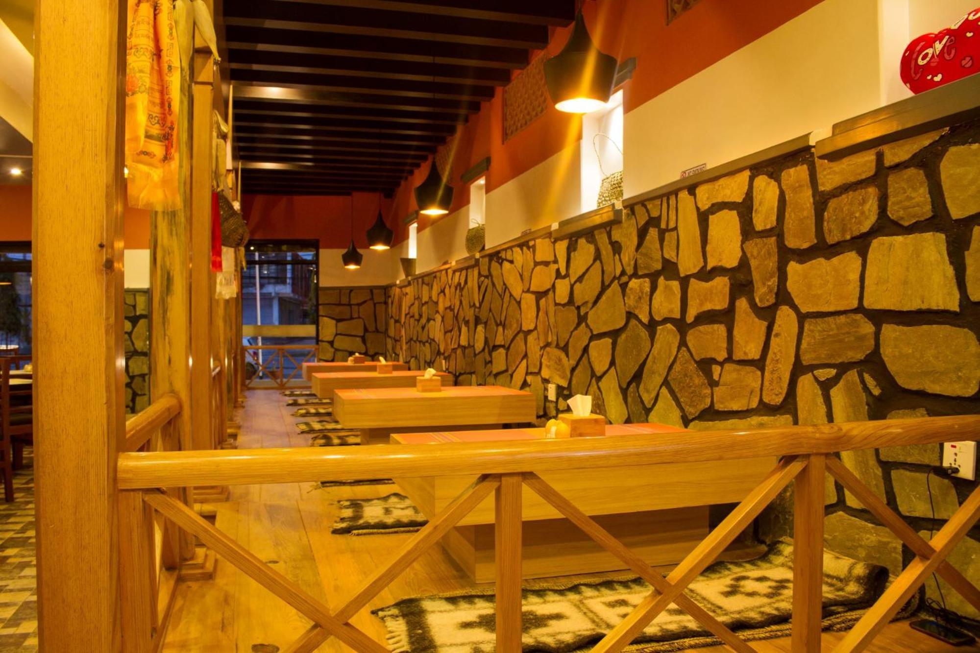 Hotel Task International Pokhara Exterior photo